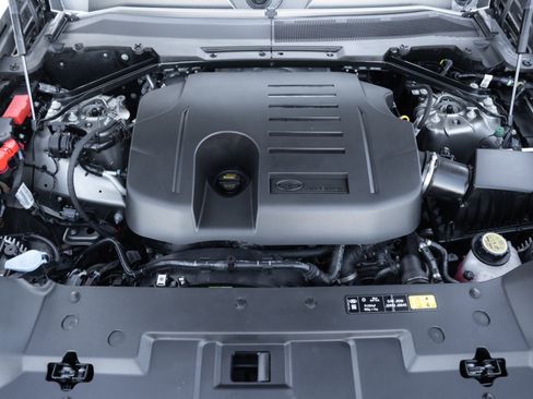 Used 2023 Land Rover Defender 90 X-Dynamic SE image 35