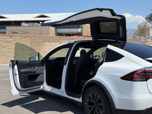 Used 2023 Tesla Model X AWD/4WD image 15