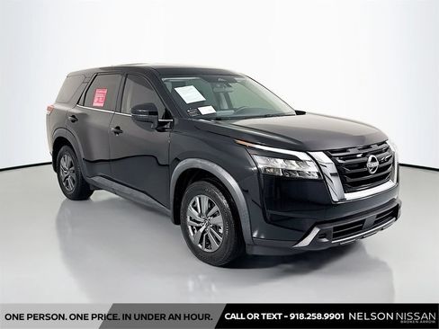 Certified 2022 Nissan Pathfinder S FWD image 3