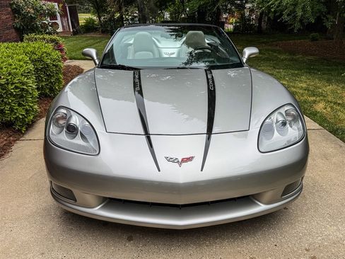 Used 2006 Chevrolet Corvette Convertible w/ Preferred Equipment Group RWD image 12