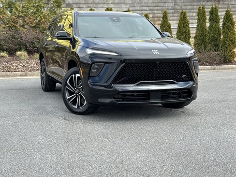 New 2026 Buick Enclave Sport Touring w/ Power Package image 2