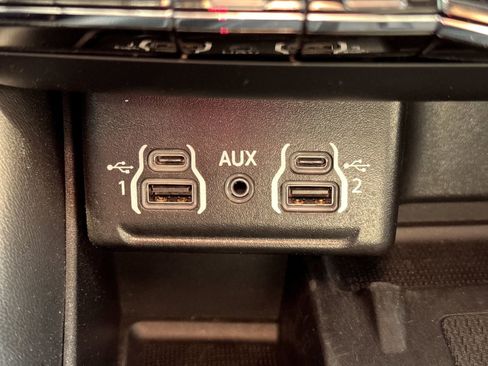 Used 2023 Dodge Durango R/T AWD/4WD image 40