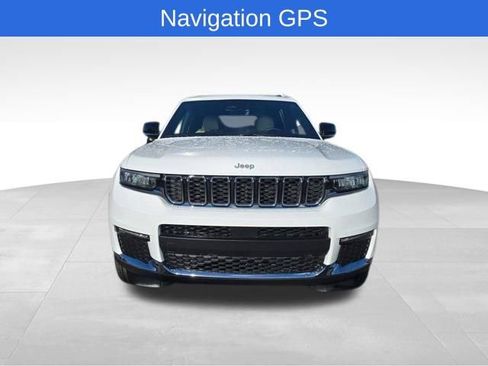Used 2025 Jeep Grand Cherokee L Limited image 9