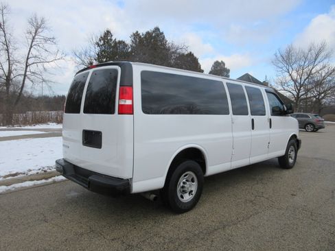 Used 2020 Chevrolet Express 2500 Extended image 15