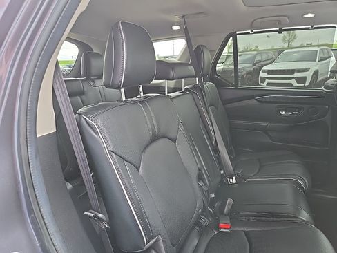 Used 2024 Honda Pilot Elite image 89