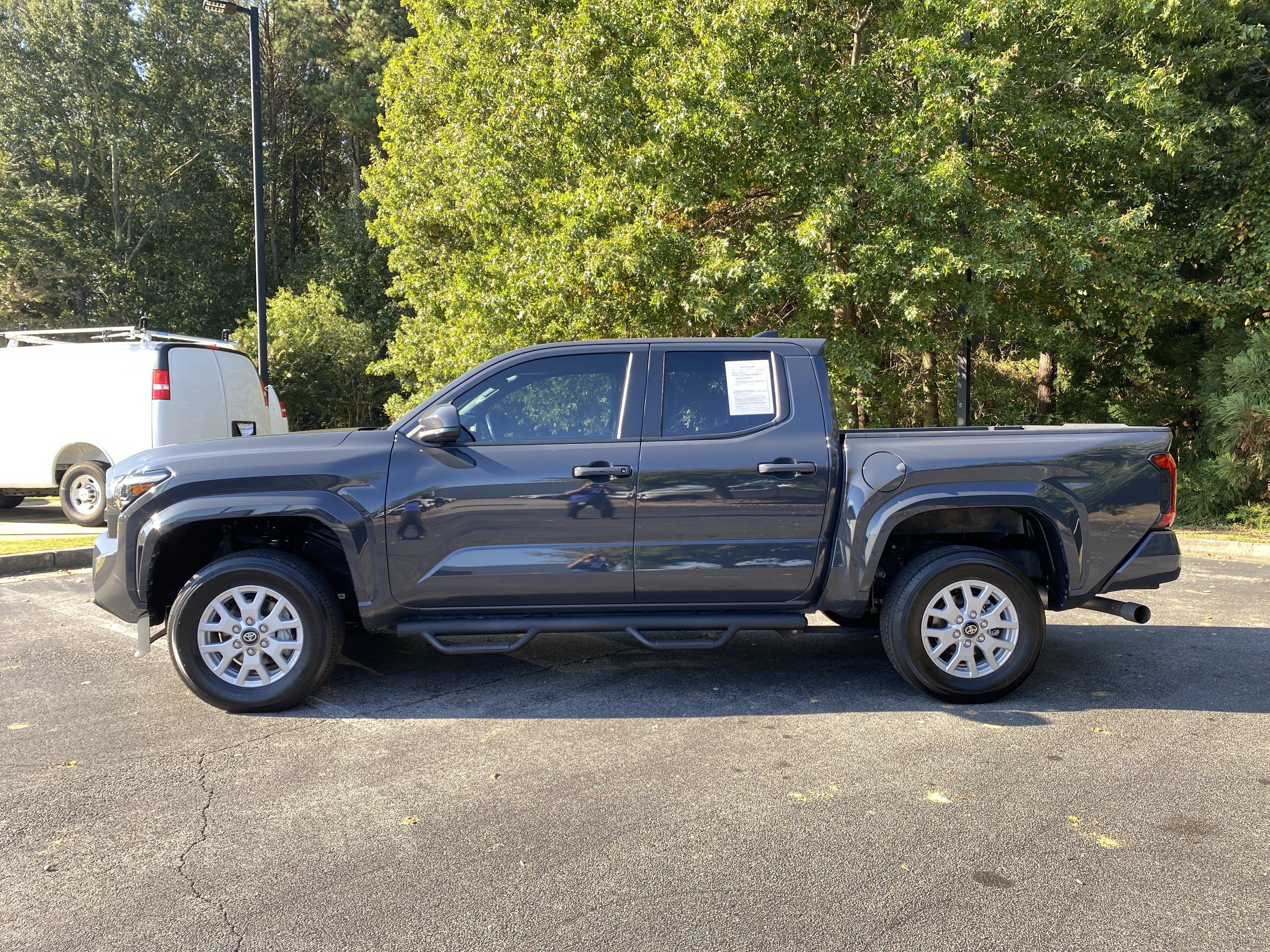 Used 2024 Toyota Tacoma SR5 w/ SR5 Upgrade Package AWD/4WD image 6