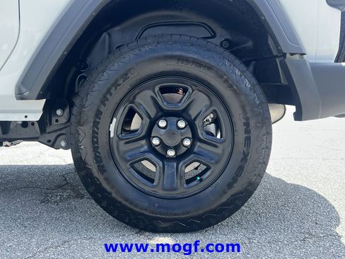 Used 2025 Jeep Wrangler Sport AWD/4WD image 27