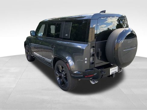 Certified 2024 Land Rover Defender 110 V8 image 6