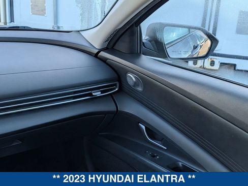 Used 2023 Hyundai Elantra SEL image 16