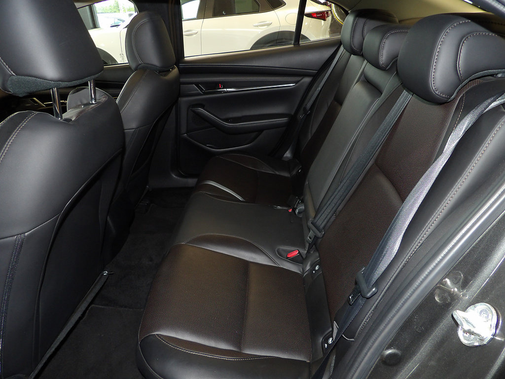 Used 2021 MAZDA MAZDA3 s AWD/4WD image 22