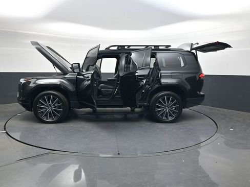 Used 2024 Lexus GX 550 w/ Accessory Package (31) image 36