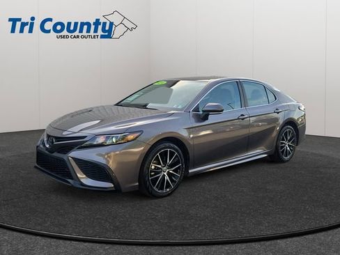 Certified 2024 Toyota Camry SE FWD image 3