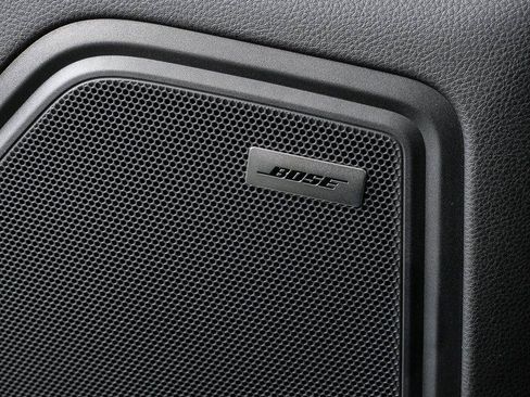Certified 2026 Porsche Macan Turbo AWD/4WD image 7