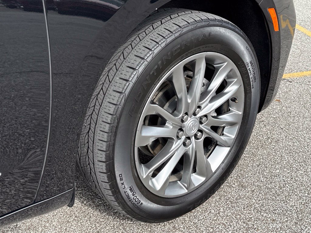 Used 2022 Buick Enclave Avenir w/ Avenir Technology Package AWD/4WD image 44