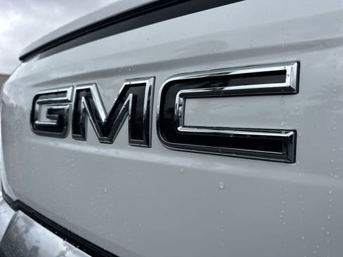 New 2025 GMC Sierra EV Denali image 32