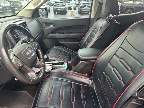 Used 2017 GMC Canyon SLE w/ All Terrain Package AWD/4WD image 9