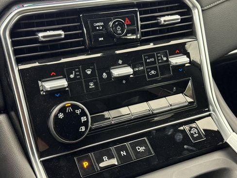 New 2025 Nissan Armada SL w/ Captain's Chari Seat Package RWD image 21