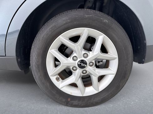 Used 2025 Kia Soul LX w/ LX Technology Package FWD image 20