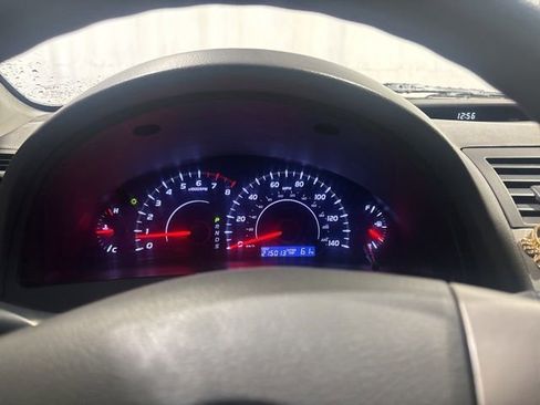 Used 2011 Toyota Camry LE FWD image 17