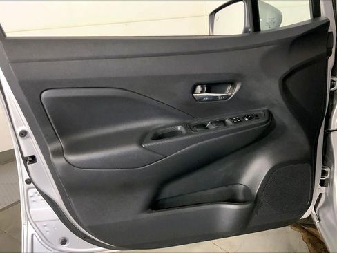 Used 2025 Nissan Versa SV FWD image 24