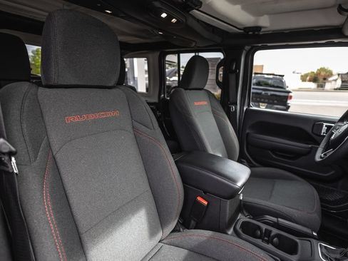 Used 2025 Jeep Wrangler Unlimited Rubicon AWD/4WD image 27