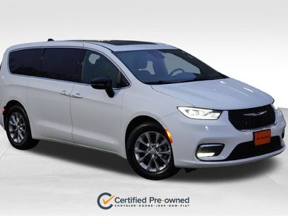 Used 2026 Chrysler Pacifica Limited