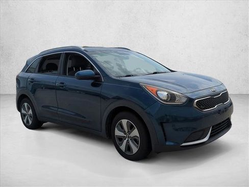 Used 2017 Kia Niro LX FWD image 3