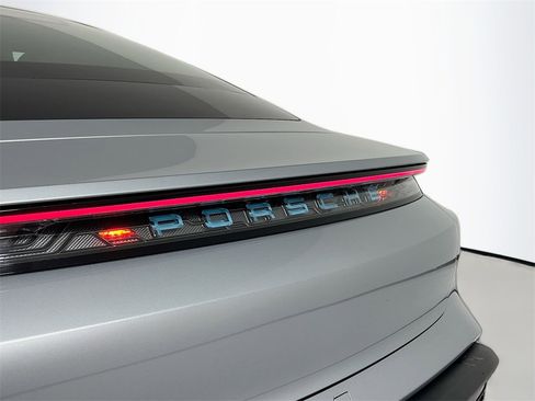 Used 2021 Porsche Taycan 4S image 27