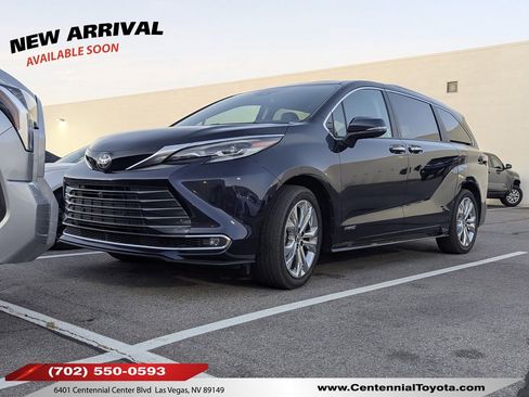 Used 2021 Toyota Sienna Platinum image 1