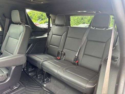 Used 2024 Chevrolet Tahoe Premier RWD image 12
