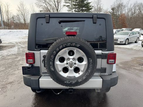 Used 2013 Jeep Wrangler Unlimited Sahara w/ Connectivity Group image 4