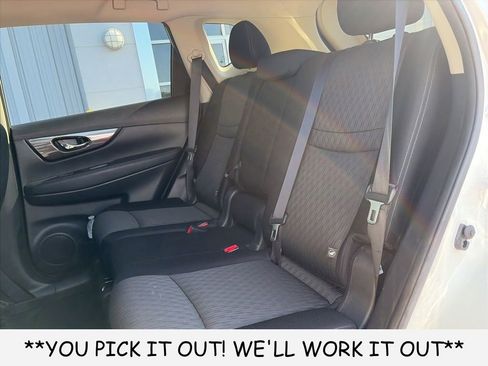 Used 2020 Nissan Rogue SV FWD image 9