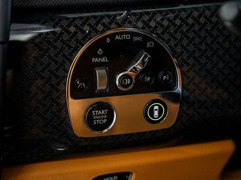 Used 2022 Rolls-Royce Cullinan Black Badge image 43