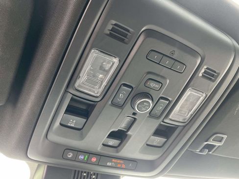 Used 2024 GMC Yukon XL Denali AWD/4WD image 25
