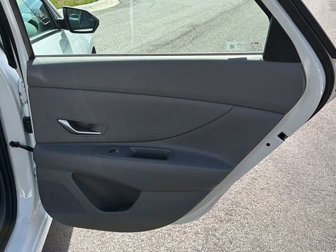 New 2026 Hyundai Elantra SE image 17