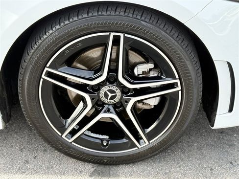 Used 2021 Mercedes-Benz A 220 4MATIC image 9