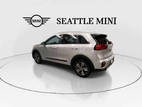 Used 2020 Kia Niro EX FWD image 8