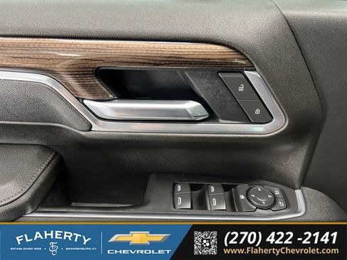 Used 2025 Chevrolet Silverado 2500 LT AWD/4WD image 25