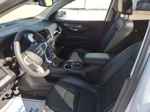 Used 2024 GMC Terrain SLT w/ Elevation Edition FWD image 11