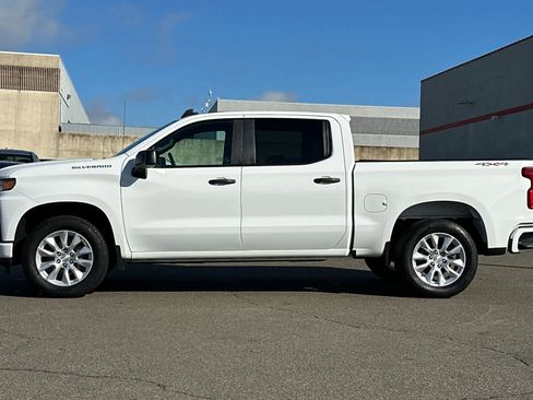 Used 2022 Chevrolet Silverado 1500 Custom image 9