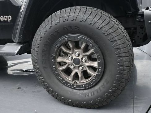 Used 2023 Jeep Wrangler Unlimited Rubicon 392 w/ Trailer Tow Package AWD/4WD image 38