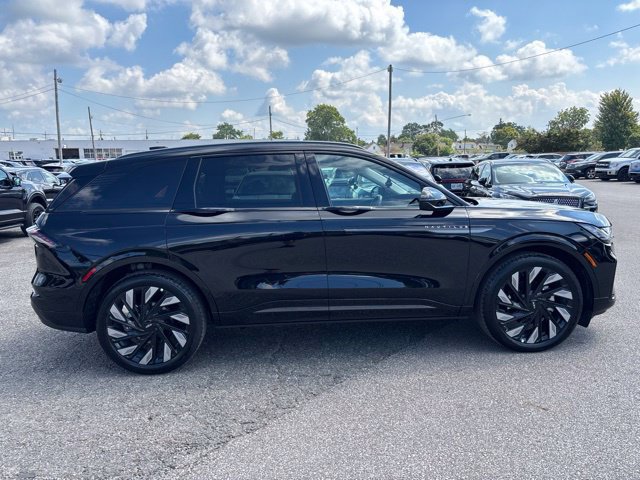 New 2026 Lincoln Nautilus Reserve w/ Jet Appearance Package AWD/4WD image 11