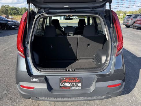 Used 2021 Kia Soul LX FWD image 6