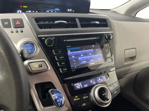 Used 2016 Toyota Prius V Five image 9