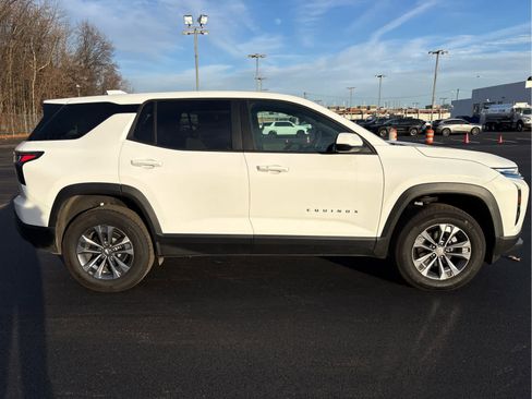 Used 2026 Chevrolet Equinox LT w/ Convenience Package II image 8