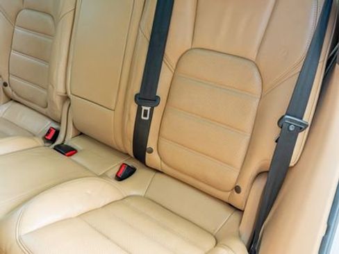Used 2016 Porsche Cayenne Turbo AWD/4WD image 34