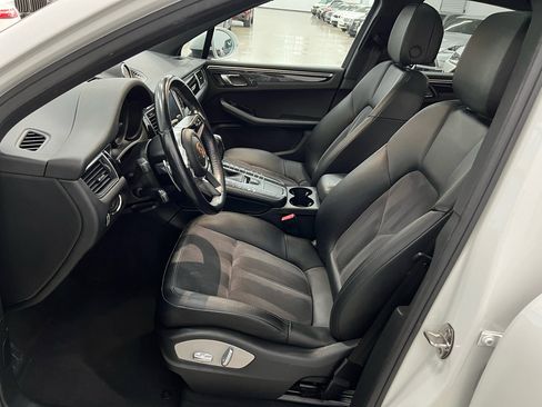 Used 2017 Porsche Macan image 11