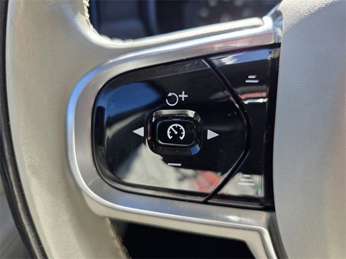 Used 2017 Volvo V90 T6 Cross Country image 29