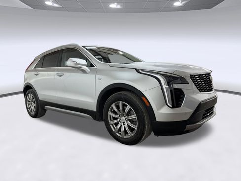 Used 2021 Cadillac XT4 Premium Luxury FWD image 6