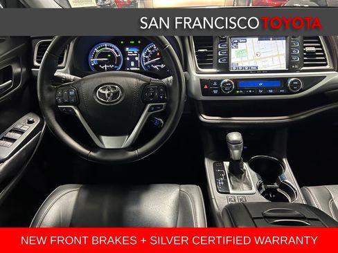 Certified 2019 Toyota Highlander XLE image 33